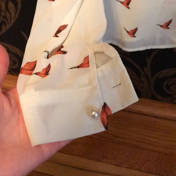 White blouse with light brown bird design - Picture 5 of 6